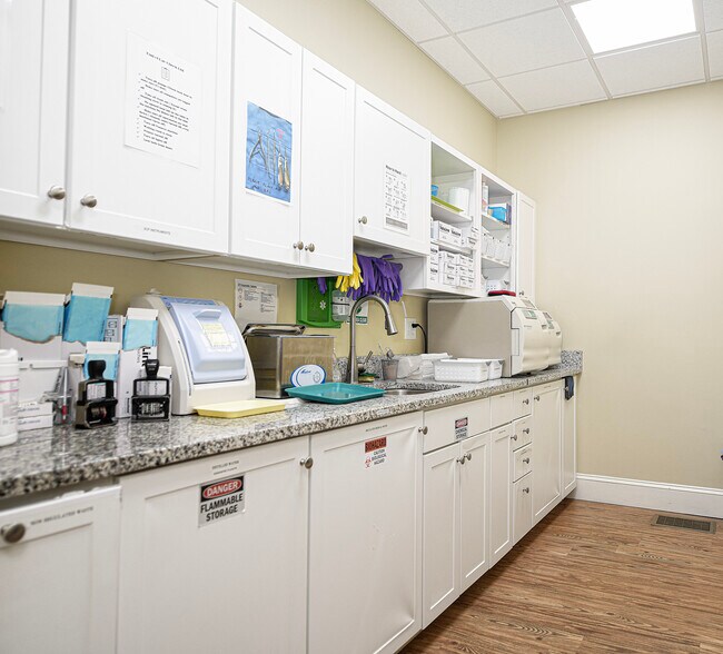 More Photos Of 415 Pennington Ave, Havre De Grace Office For Sale