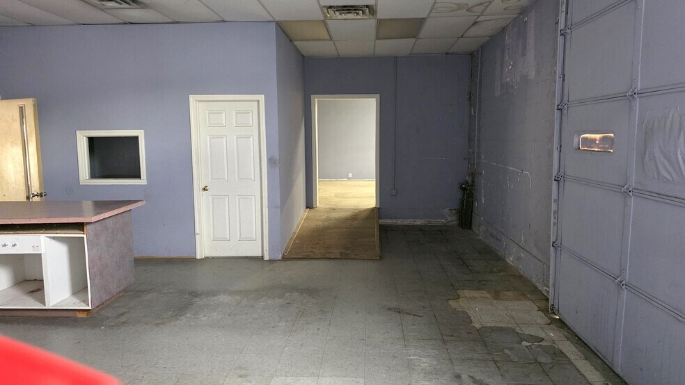 More Photos Of 122 Spring St, Southington Warehouse For Sale