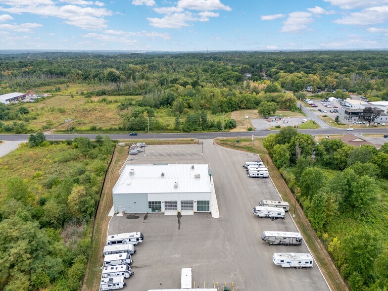 More Photos Of 663 Stewart Blvd, Brockville Showroom For Sale