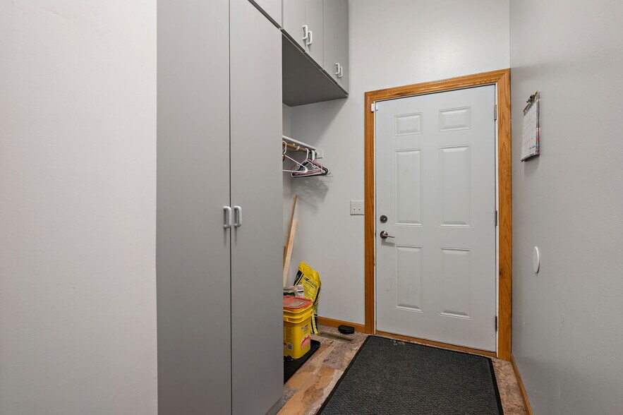 More Photos Of 16015 NE Central Ave, Ham Lake Office For Sale
