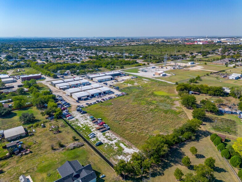 More Photos Of 3019 Keller Hicks Rd, Fort Worth Unknown For Lease