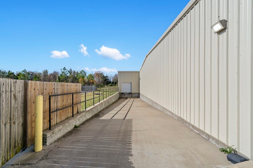 More Photos Of 3758 Hwy 412 E, Siloam Springs Freestanding For Sale