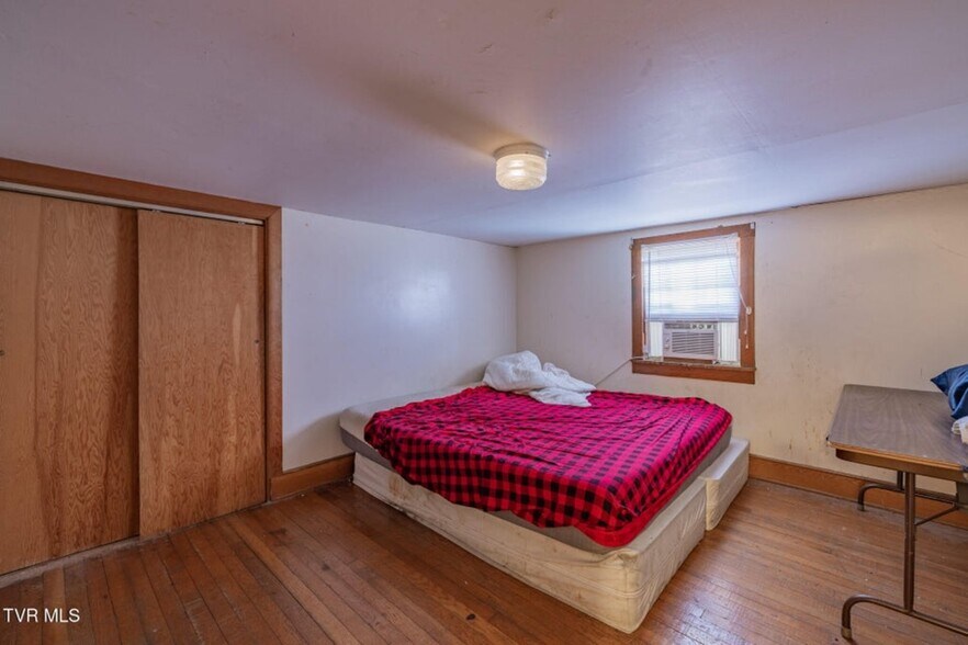 More Photos Of 100 Salvage Ln, Johnson City Apartments For Sale