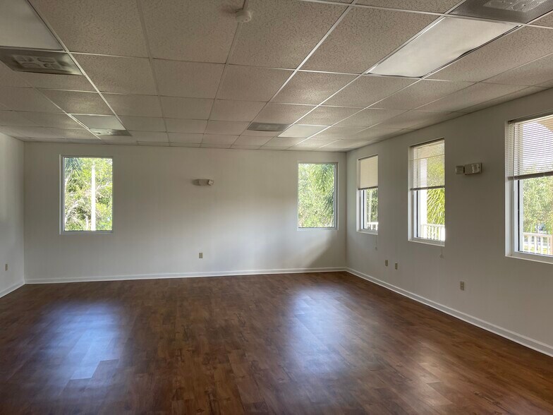More Photos Of 4617-4673 NW 103rd Ave, Sunrise Industrial For Sale