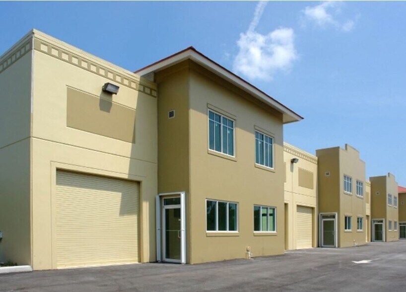 More Photos Of 1520 SE Niemeyer Cir, Port Saint Lucie Warehouse For Lease