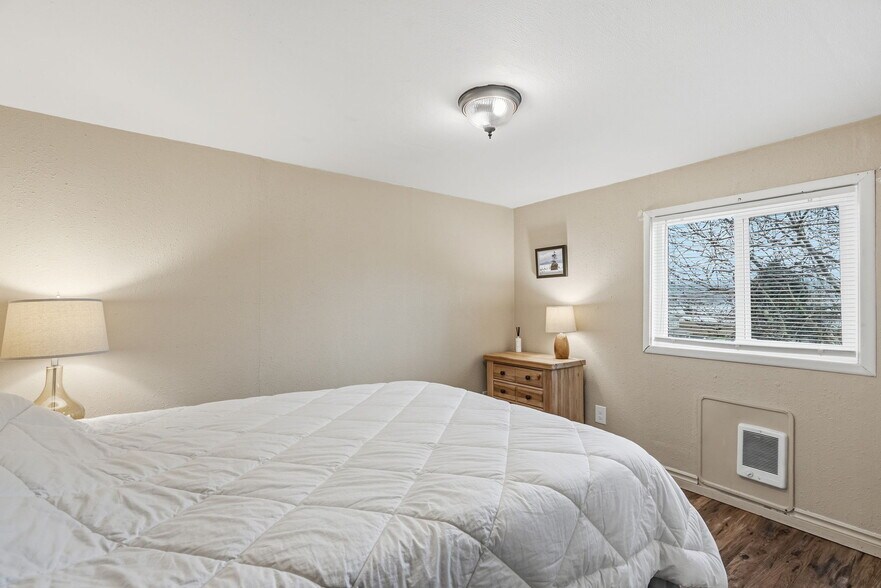 More Photos Of 180 2nd St, Cathlamet Apartments For Sale