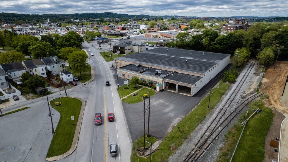 More Photos Of 300 N Sherman St, York Manufacturing For Lease