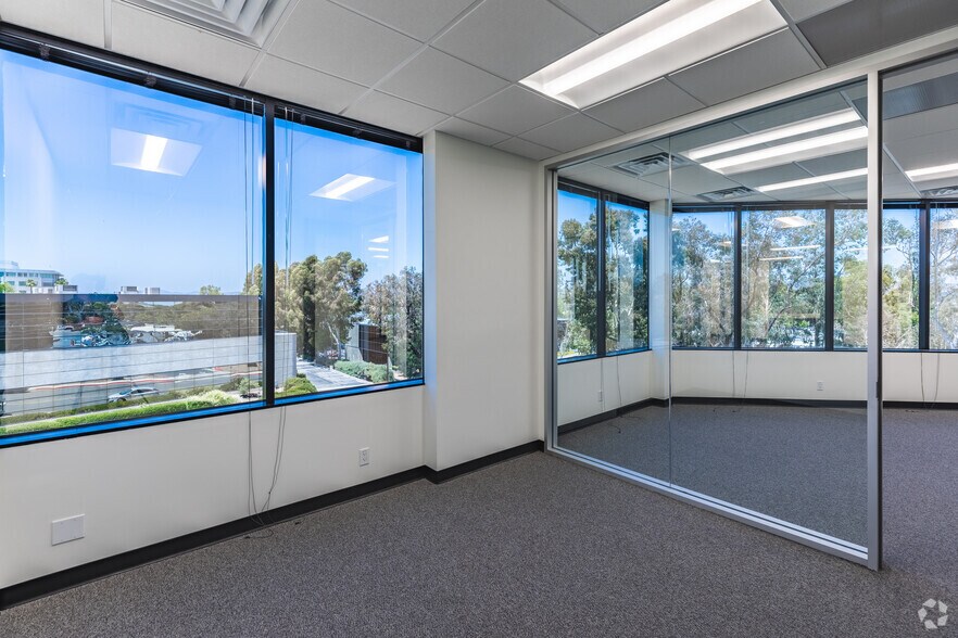 More Photos Of 5675 Ruffin Rd, San Diego Office For Lease