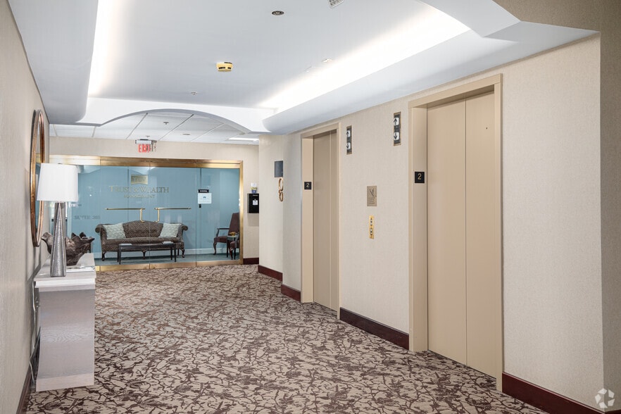 More Photos Of 1320 Old Chain Bridge Rd, McLean Office For Lease