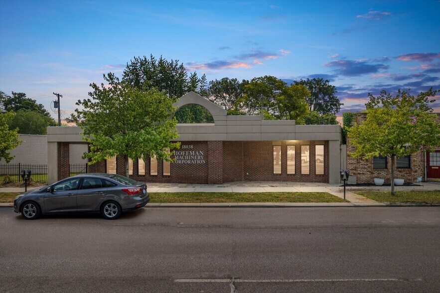 Primary Photo Of 18038 Mack Ave, Grosse Pointe Medical For Sale