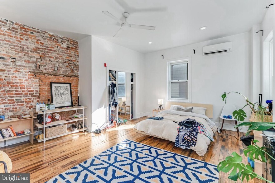 More Photos Of 519 S 5th St, Philadelphia Storefront Retail Residential For Sale