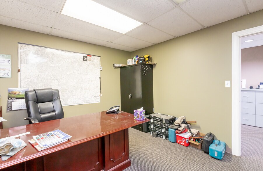 More Photos Of 1034 Story Ave, Louisville Light Manufacturing For Lease
