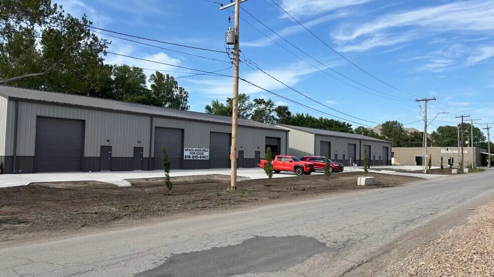 Primary Photo Of 100 NE Harlem Rd, Kansas City Light Manufacturing For Lease