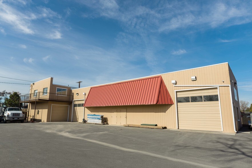 More Photos Of 1939 Frazer Ave, Sparks Warehouse For Lease