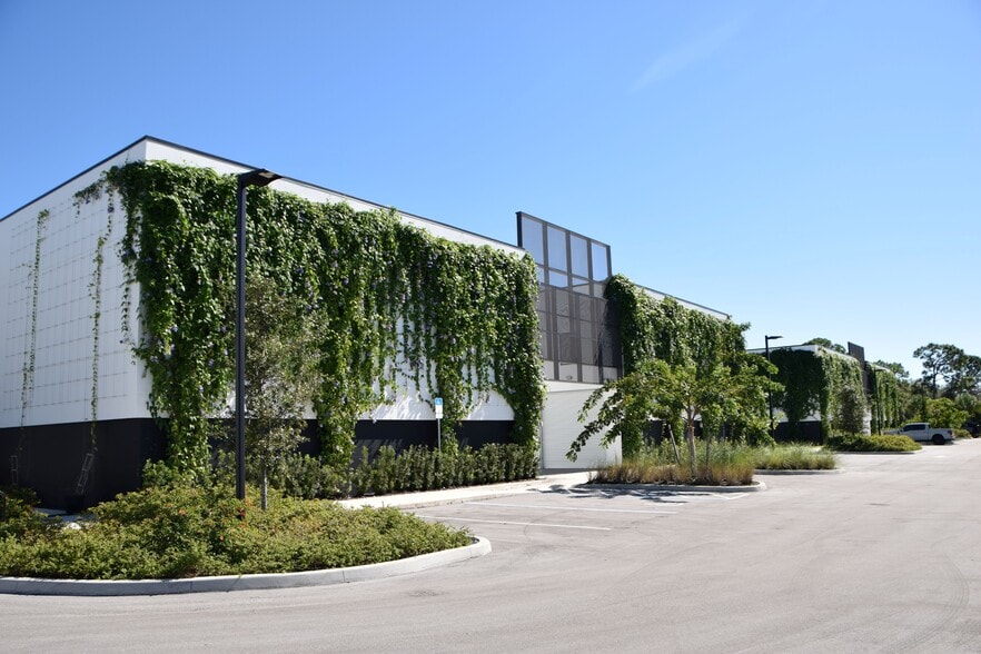 More Photos Of 11720 SE Shell Ave, Hobe Sound Warehouse For Sale