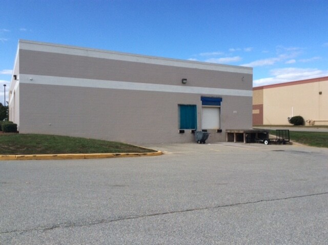 More Photos Of 50 McCullough Dr, New Castle Warehouse For Sale