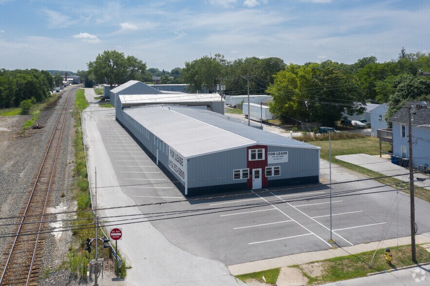 More Photos Of 428-432 Clough St, Bowling Green Warehouse For Lease