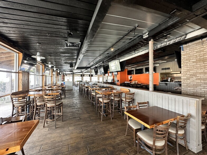 More Photos Of 850 Interstate 10 S, Beaumont Restaurant For Sale