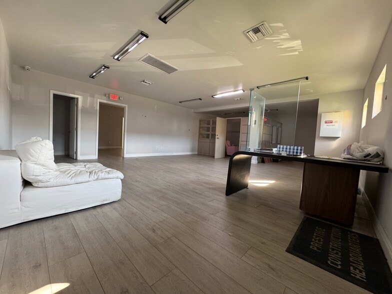 More Photos Of 7555-7575 W 2nd Ct, Hialeah Warehouse For Sale
