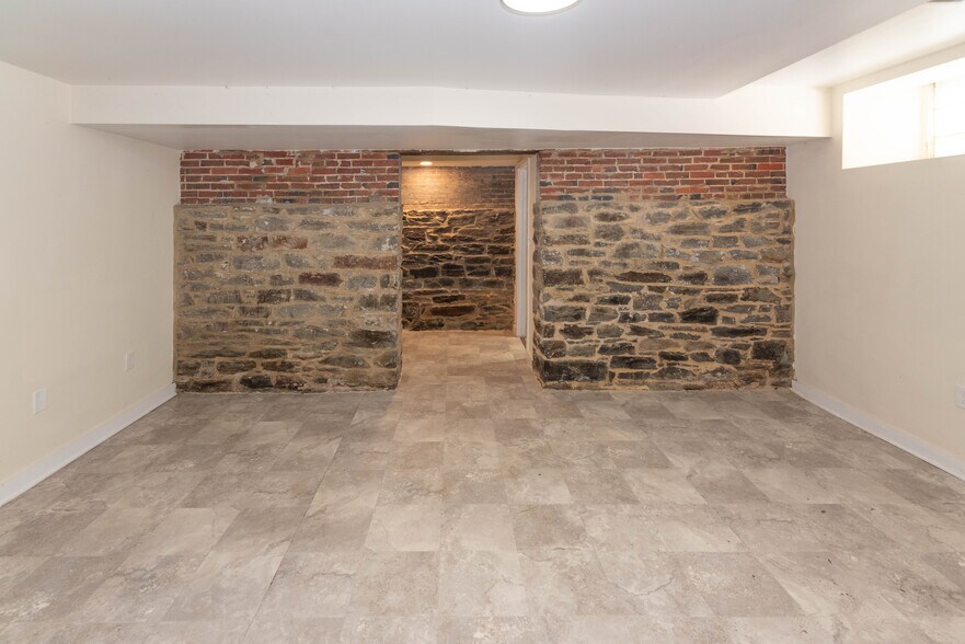 More Photos Of 2100-2102 Maryland Ave, Baltimore Apartments For Sale