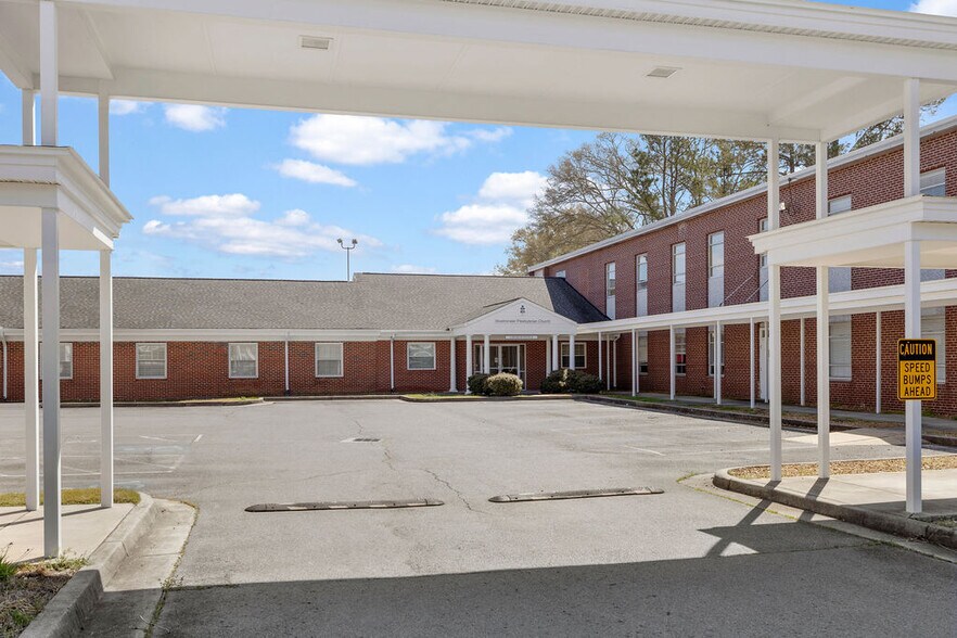 More Photos Of 1941 Shorter Ave SW, Rome Religious Facility For Lease