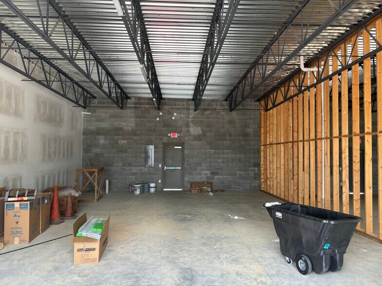 More Photos Of 1149 Dickerson Pike, Goodlettsville General Retail For Sale