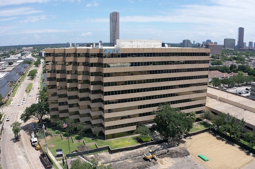 More Photos Of 2401 Fountain View Dr, Houston Office For Lease