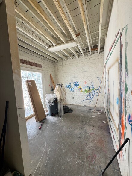 More Photos Of 323-329 Central Ave, Sarasota Office For Lease