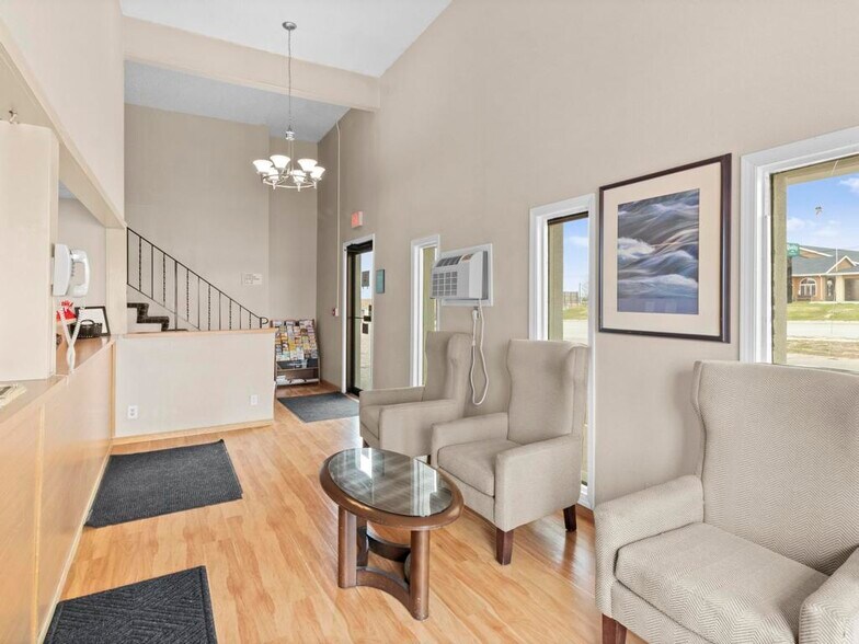 More Photos Of 1419 W 3rd St, Alliance Hotel For Sale