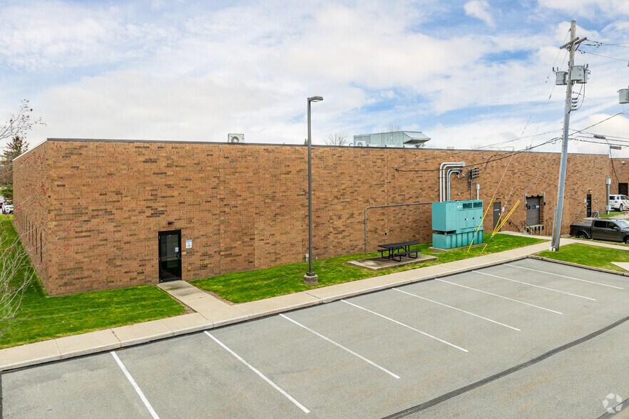 More Photos Of 267-271 Kappa Dr, Pittsburgh Research And Development For Lease