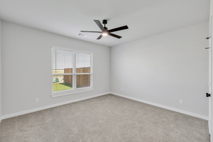 More Photos Of 4059 Clovis St, Midlothian Multifamily For Sale