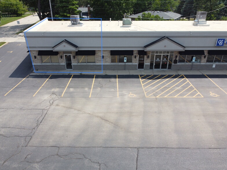 Primary Photo Of 777-779 E Algonquin Rd, Algonquin Storefront Retail Office For Lease