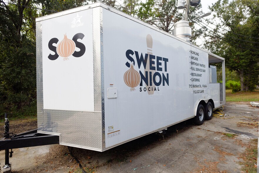 More Photos Of 713 McNatt St, Vidalia Bowling Alley For Sale