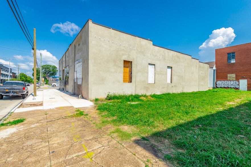 More Photos Of 615 E Main St, Chattanooga General Retail For Lease