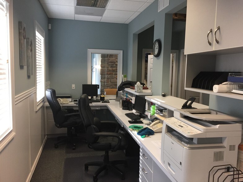 More Photos Of 66 N Main St, Sellersville Medical For Lease