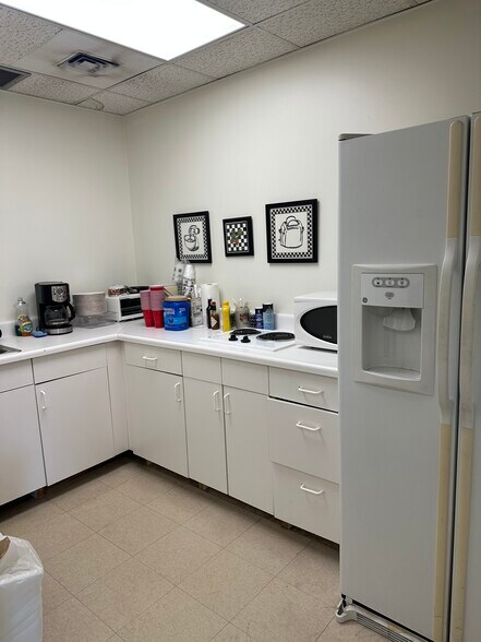 More Photos Of 2811 Old Lee Hwy, Merrifield Service For Lease