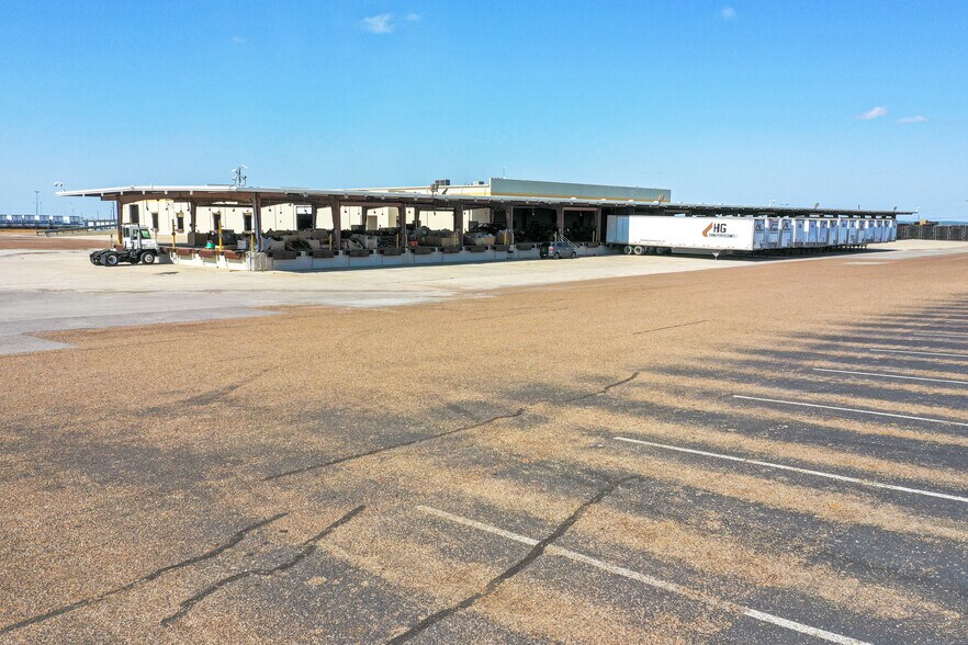 Primary Photo Of 13145 S Unitec Dr, Laredo Truck Terminal For Lease