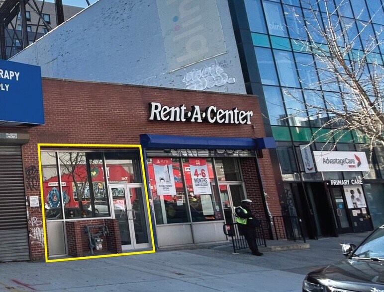 Primary Photo Of 936-938 Southern Blvd, Bronx Storefront For Lease