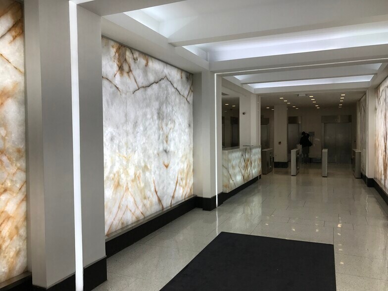 More Photos Of 369 Lexington Ave, New York Office For Lease