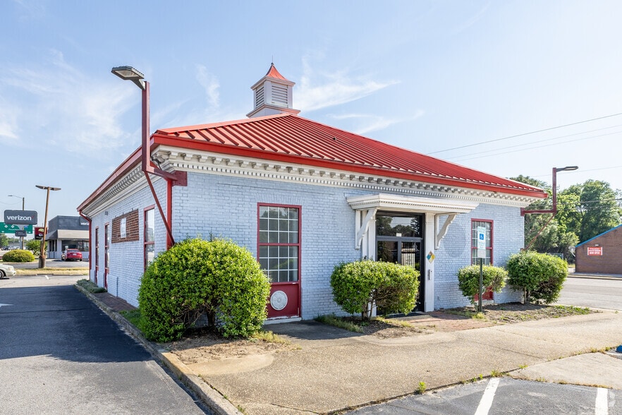 Primary Photo Of 200 Spring Ave, Spring Lake Freestanding For Lease