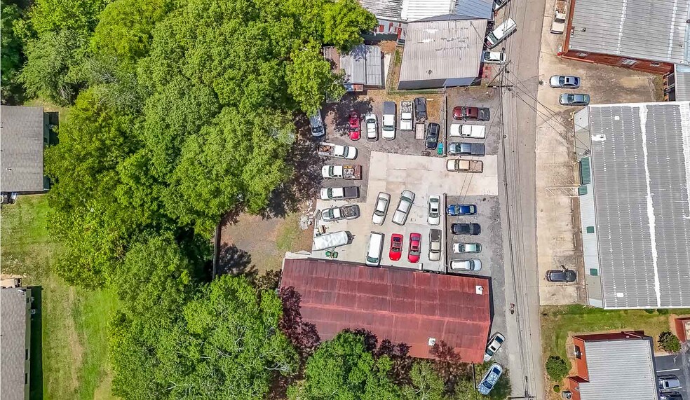 More Photos Of 250 Cleveland St, Locust Grove Industrial For Sale
