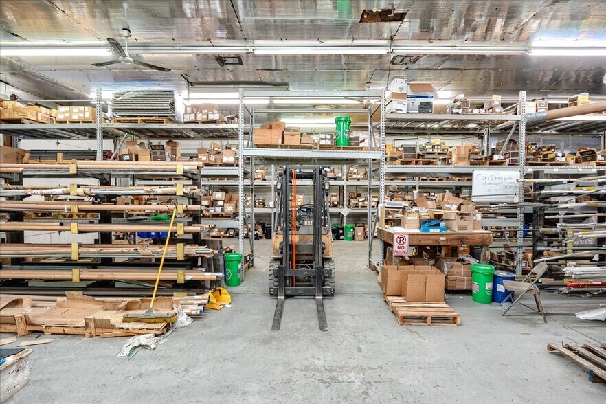 More Photos Of 2600 Duss Ave, Ambridge Unknown For Sale