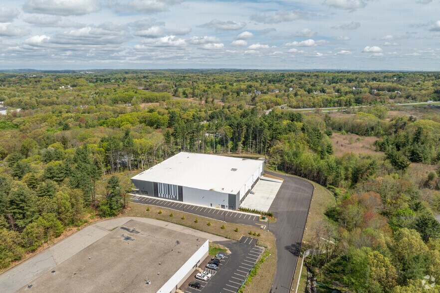More Photos Of 40 Commerce Way, Tewksbury Warehouse For Lease