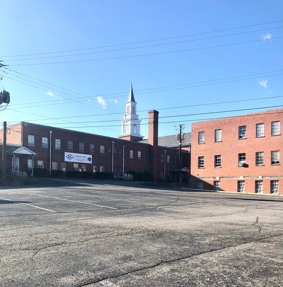 More Photos Of 401 W Poplar St, Elizabethtown Religious Facility For Sale