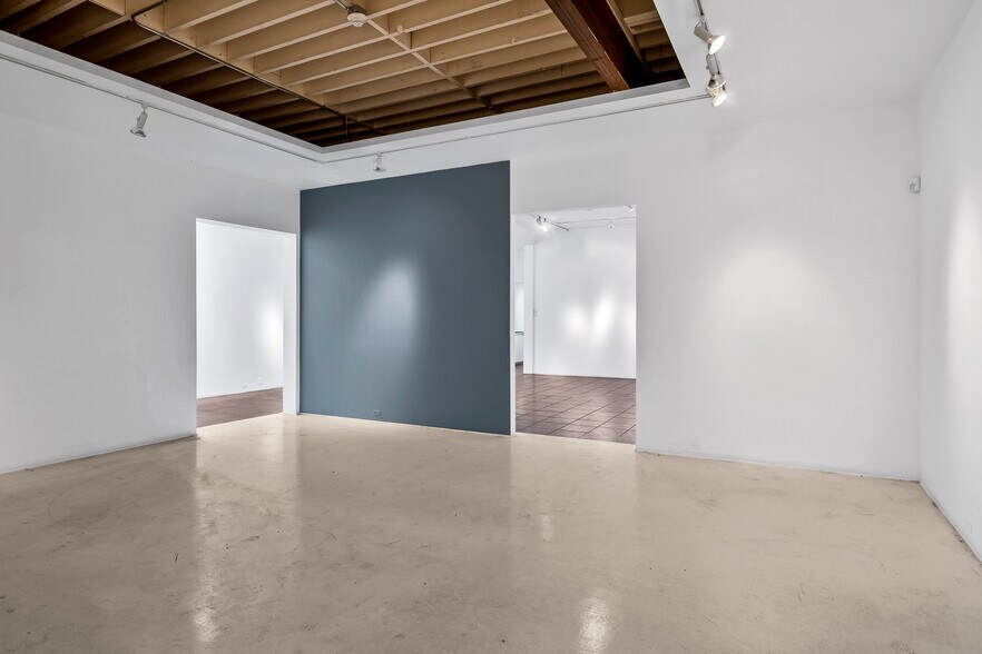 More Photos Of 170 S La Brea Ave, Los Angeles Storefront Retail Office For Lease