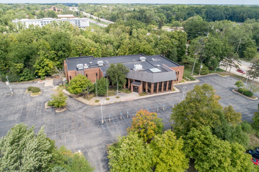 Primary Photo Of 2333 East Beltline Ave SE, Grand Rapids Schools For Lease