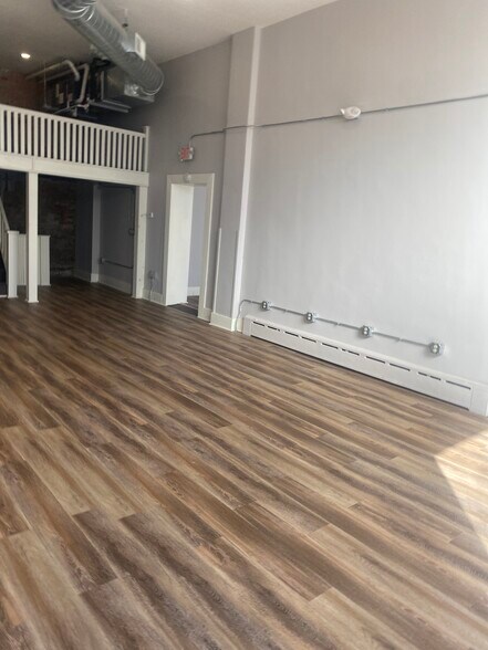 More Photos Of 201 N Wayne St, Piqua Storefront Retail Residential For Lease