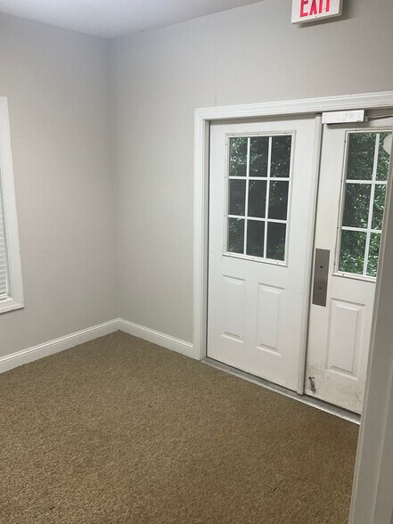More Photos Of 1015 Tyrone Rd, Tyrone Medical For Lease