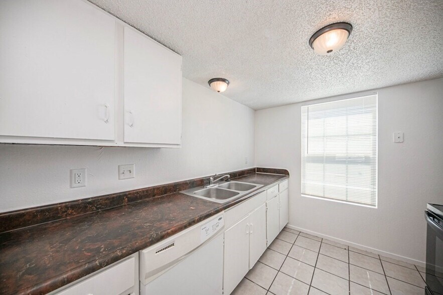 More Photos Of 1449 John Ben Shepperd Pky, Odessa Apartments For Sale