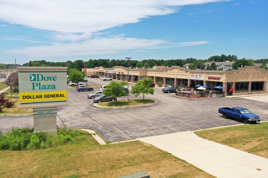 More Photos Of 1024-1060 E Commerce Blvd, Slinger Unknown For Lease